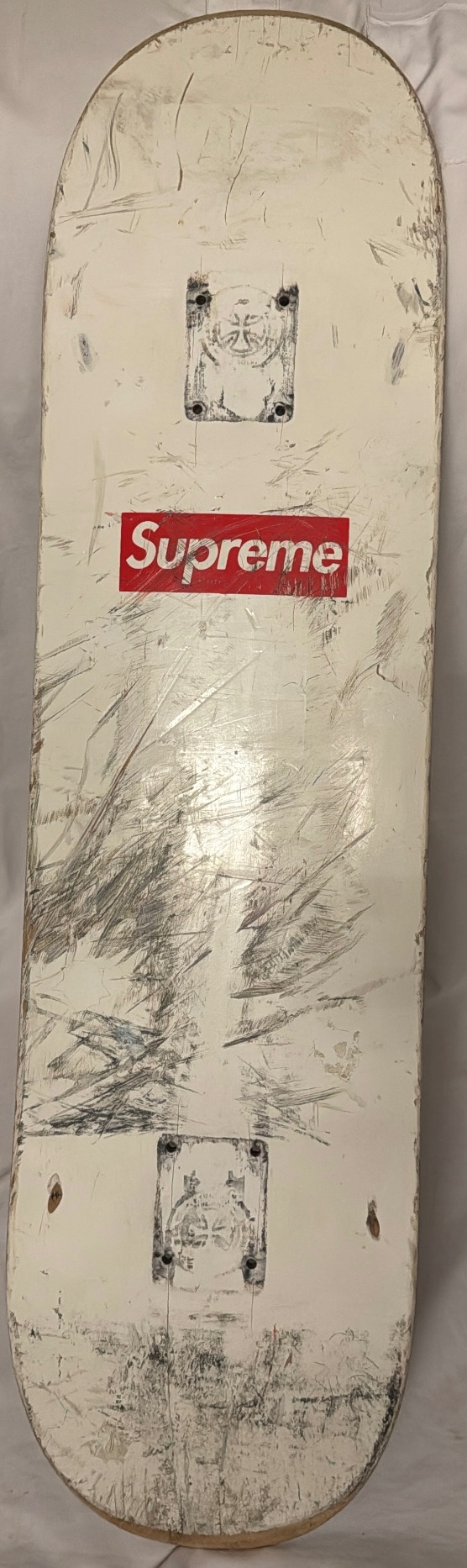 Supreme skateBoard
